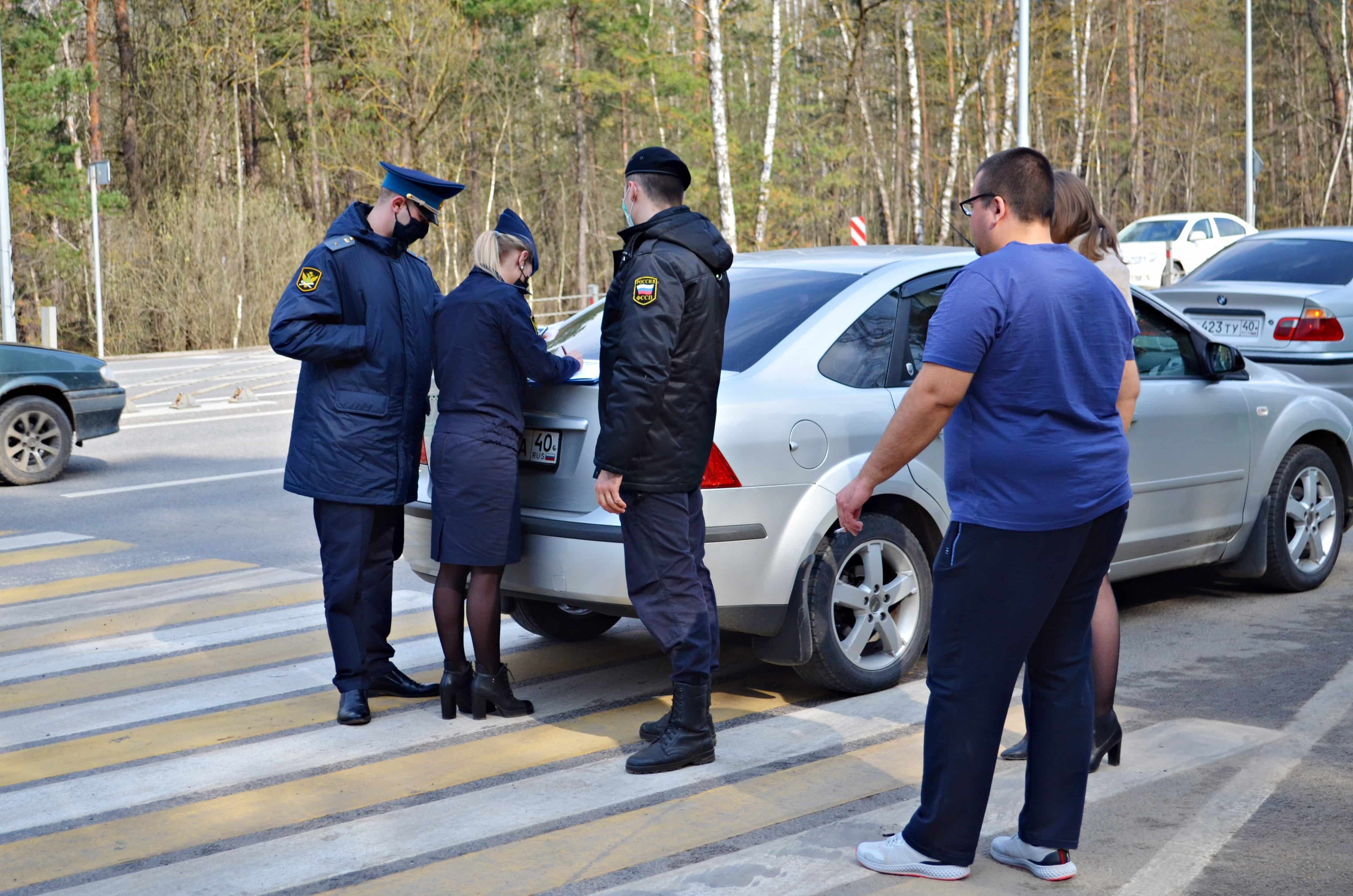 Рейд судебных приставов. Машина под арестом. Приставы арестовали машину за долги в Иваново. Судебная машина.